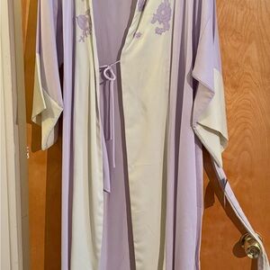 Natori- Elegant Lavender and Sage Robe